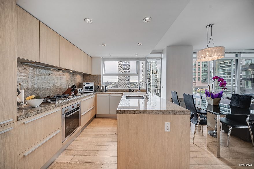 1109 1351 Continental Street