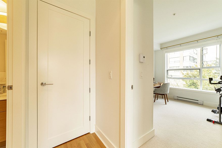 306 2128 W 40th Avenue