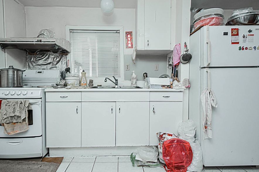 6021 Commercial Street