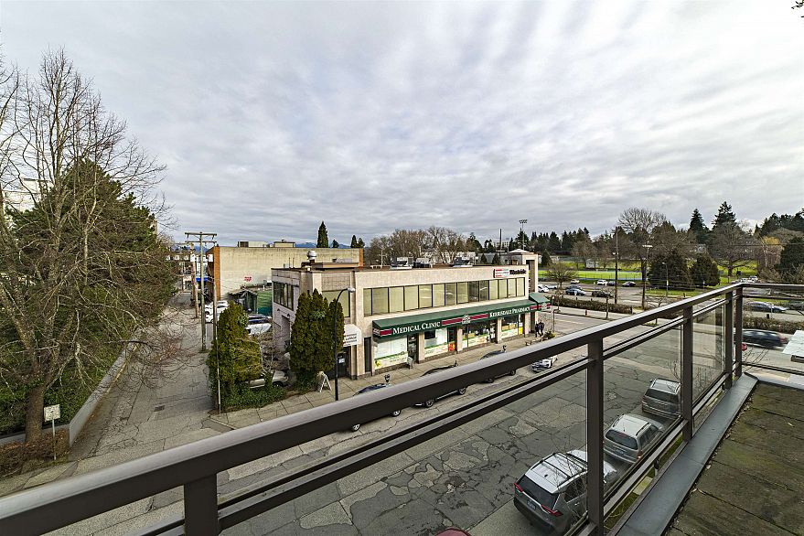 306 2128 W 40th Avenue