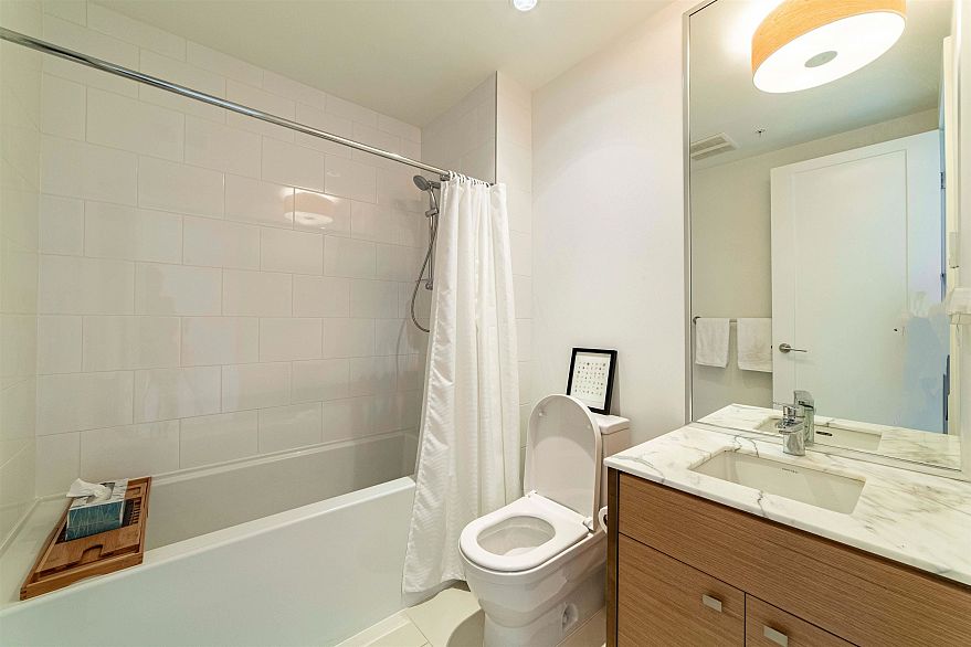 306 2128 W 40th Avenue