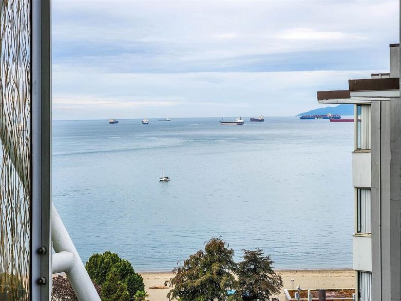 1006 1221 Bidwell Street