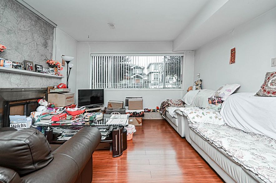 6021 Commercial Street