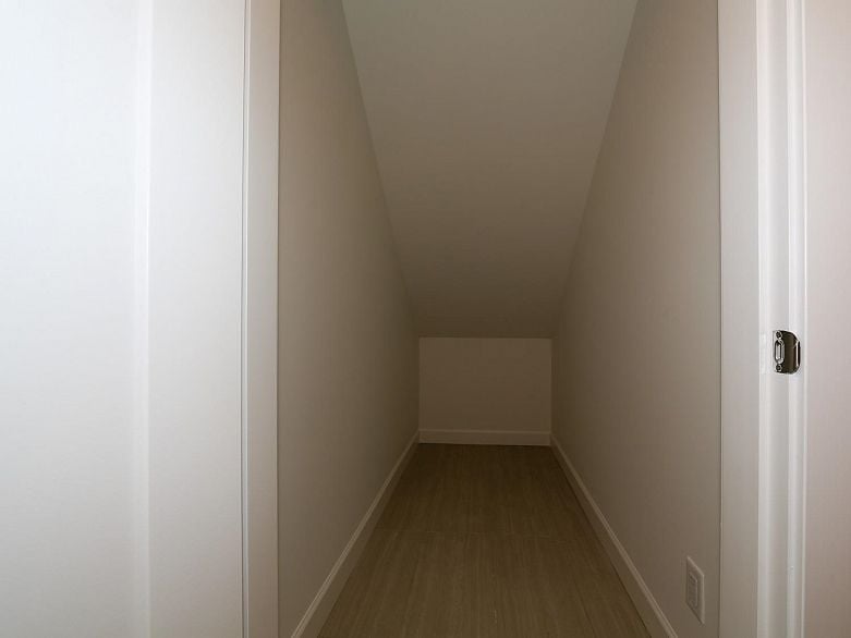 TH2 3355 Binning Road