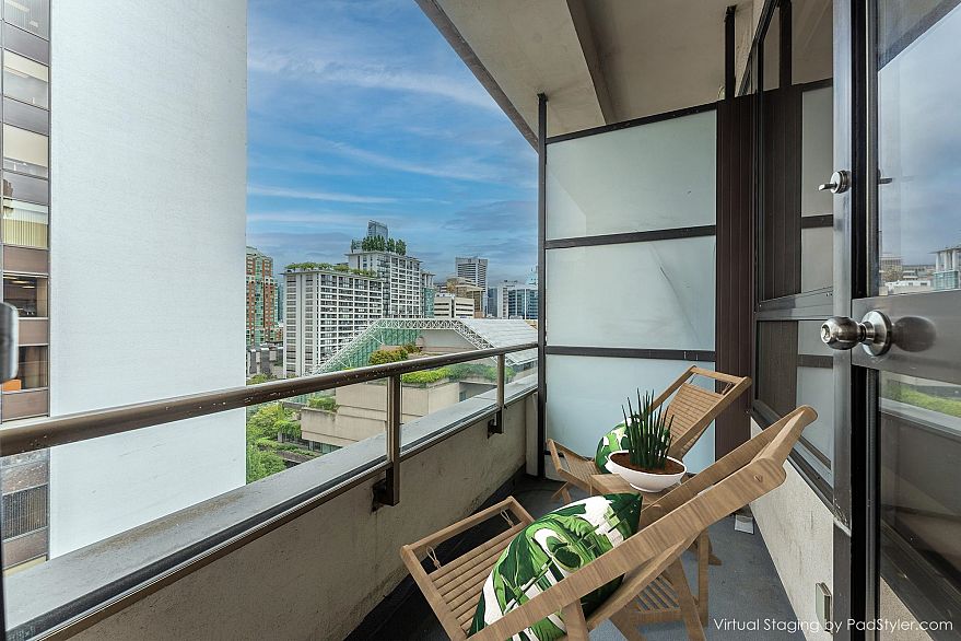 1012 1010 Howe Street