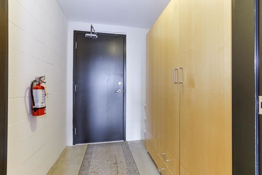 302 1220 E Pender Street