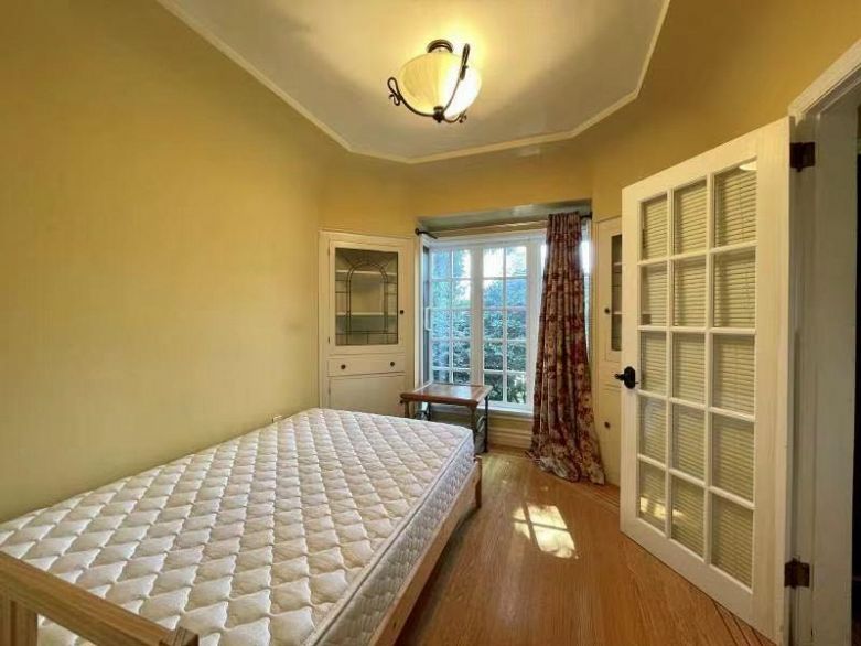 1749 West 62nd Avenue