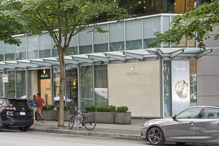 5704 1128 W Georgia Street