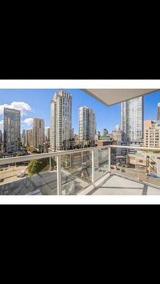 907 480 Robson Street