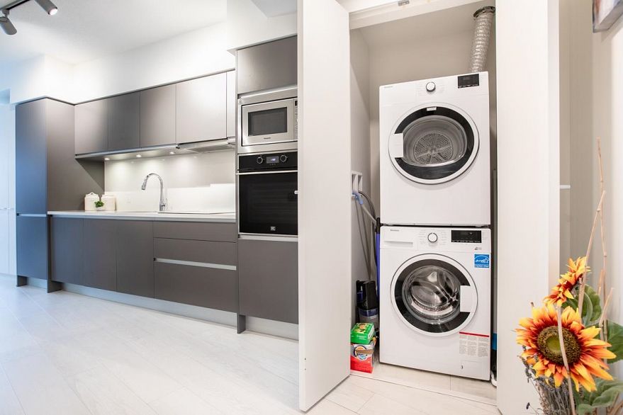 310 180 E 2nd Avenue