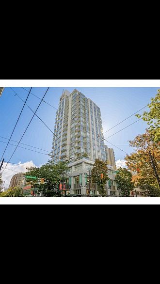 907 480 Robson Street