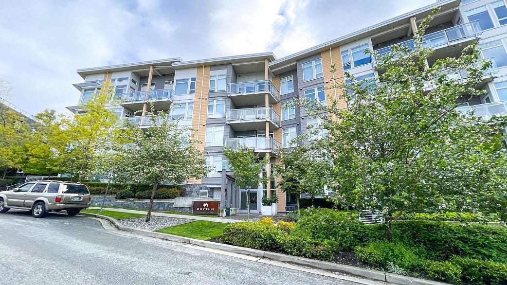 413 3263 Pierview Crescent