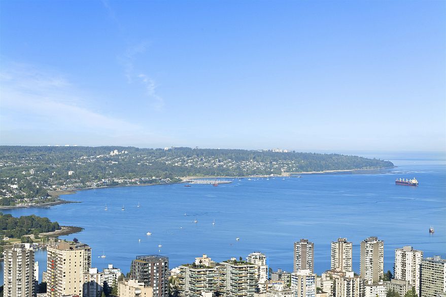 5704 1128 W Georgia Street