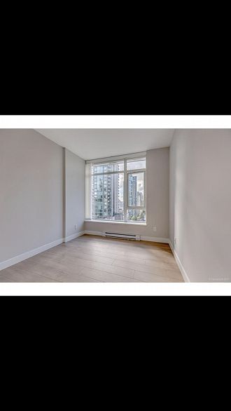 907 480 Robson Street