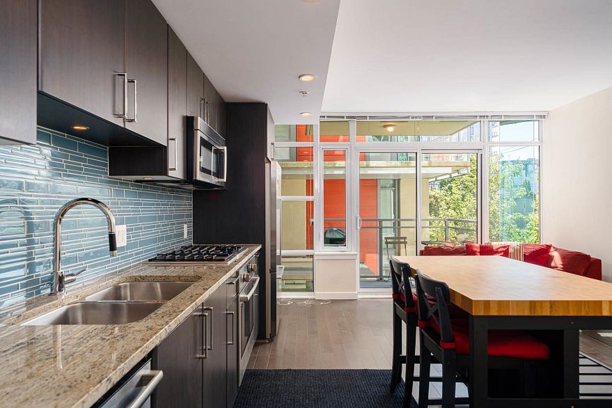210 88 W 1ST AVENUE, Vancouver BC V5Y 3K8