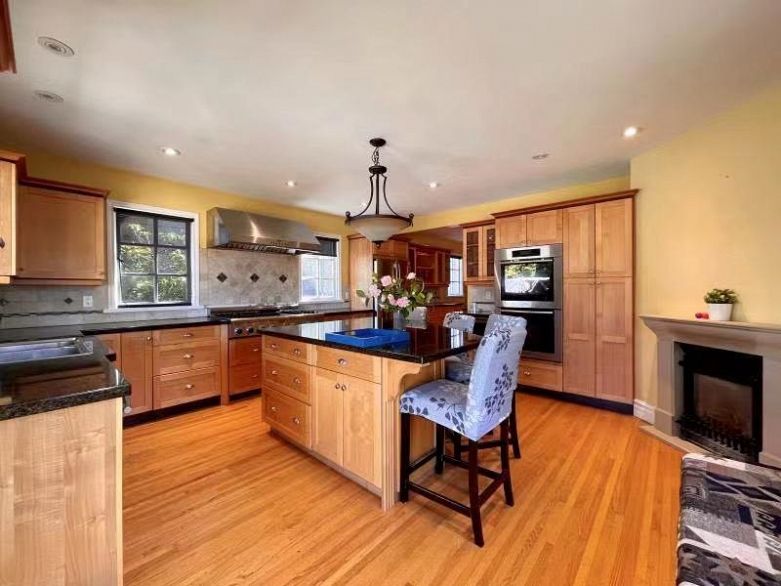 1749 West 62nd Avenue