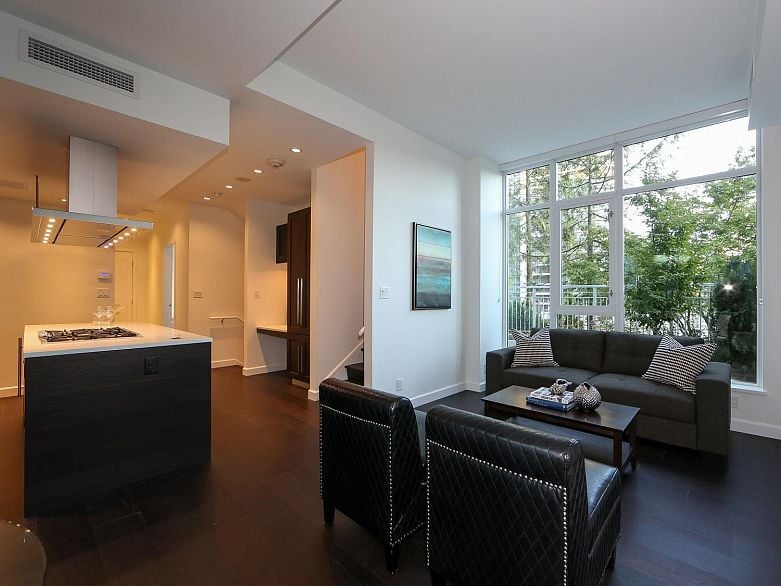 TH2 3355 Binning Road