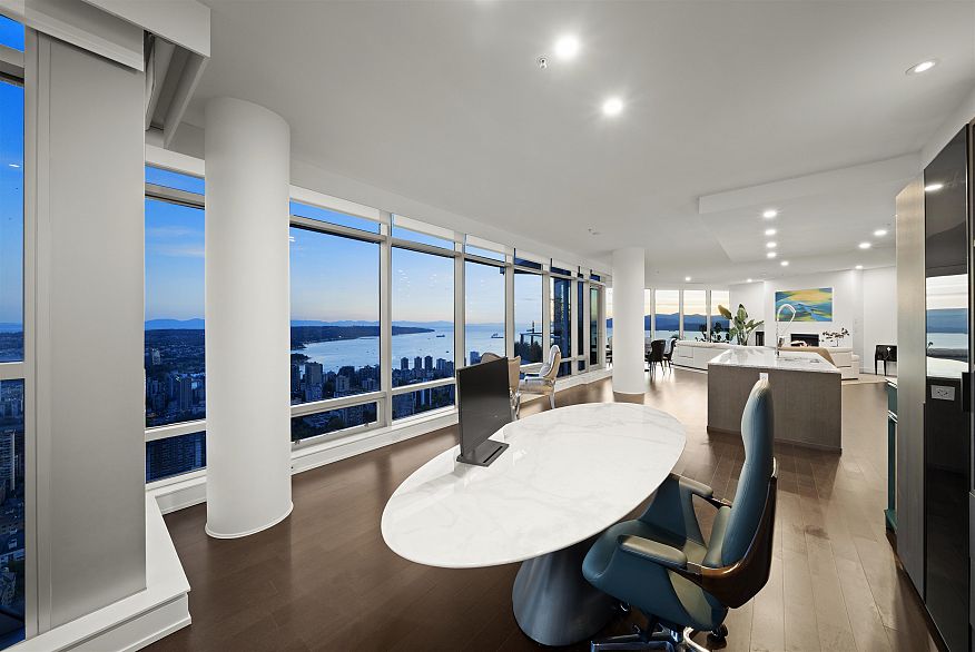 5704 1128 W Georgia Street