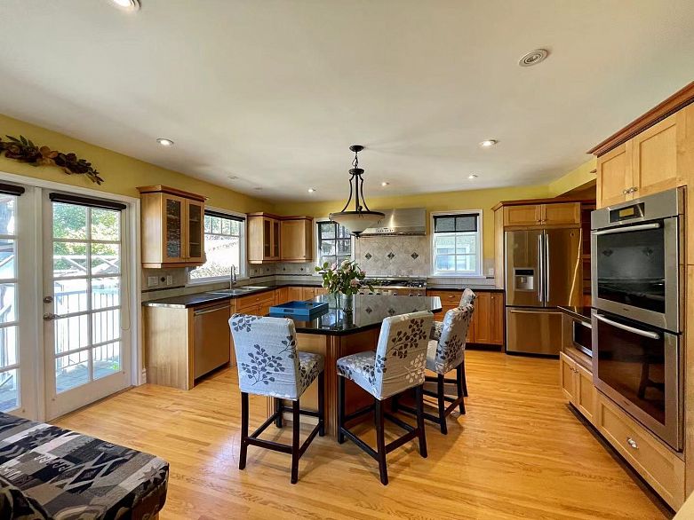 1749 West 62nd Avenue