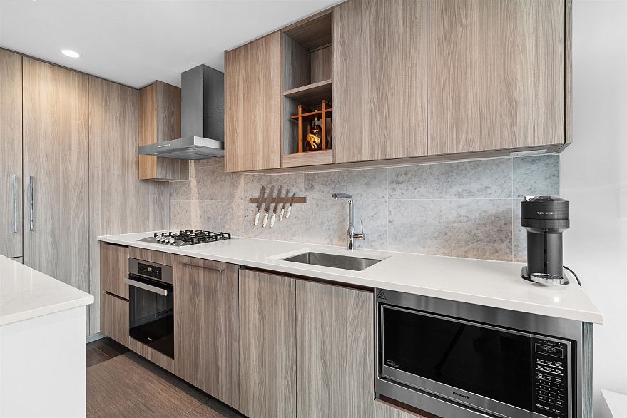 1707 1768 Cook Street