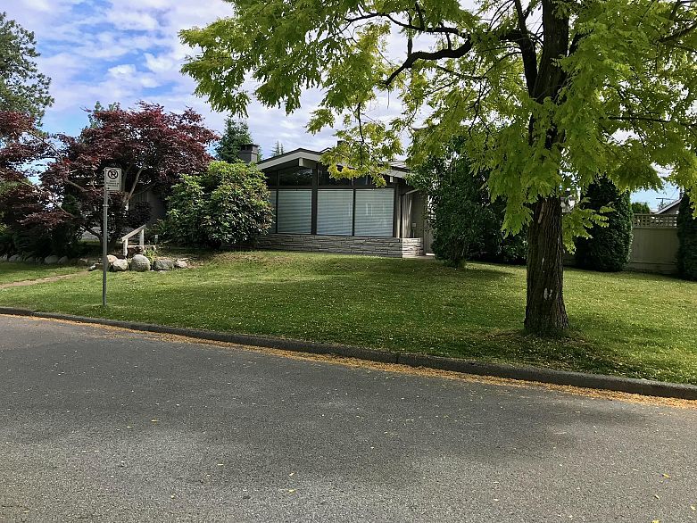 708 W 48th Avenue