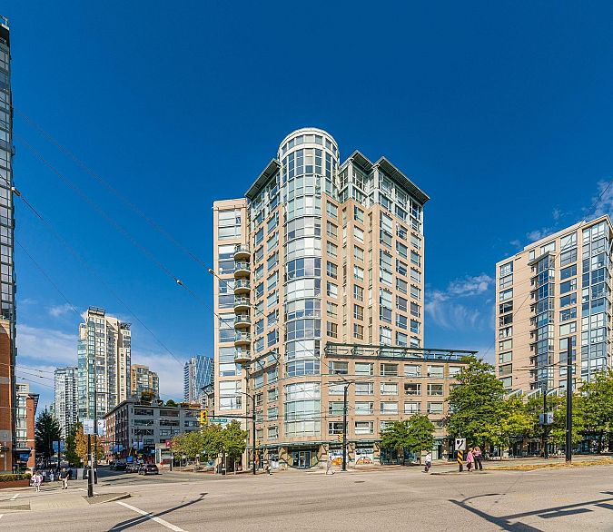 1304 283 Davie Street