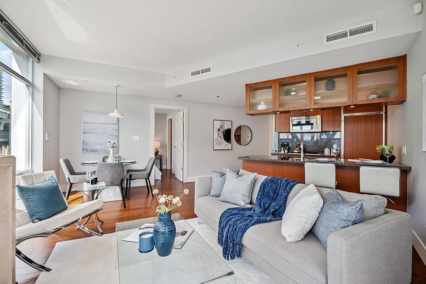 903 628 Kinghorne Mews