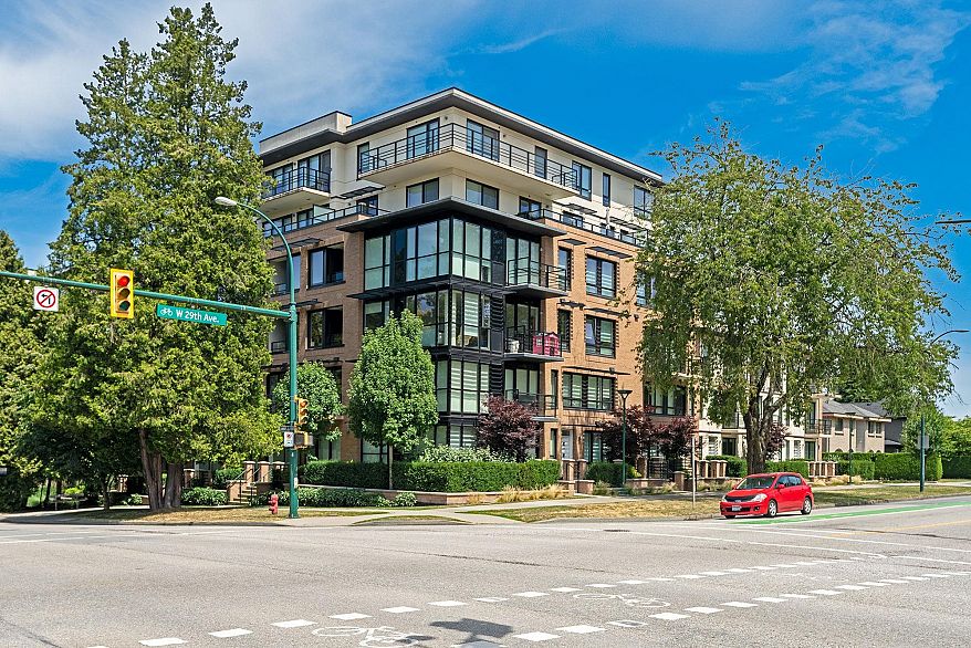 304 4488 Cambie Street