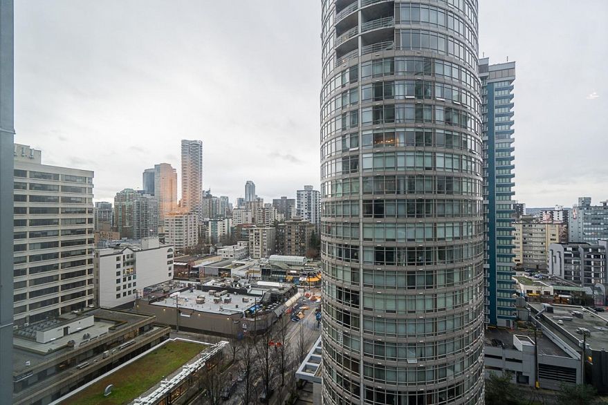 1807 1200 W Georgia Street