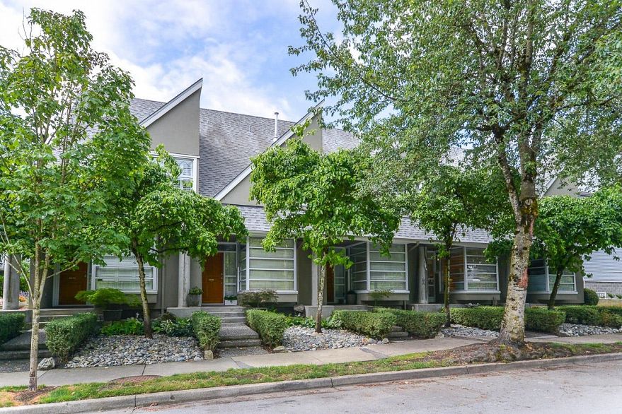 TH2 2040 E Kent South Avenue