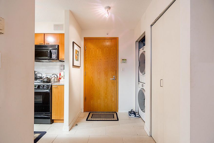 1807 1200 W Georgia Street