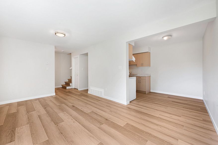 89 3441 E 49th Avenue