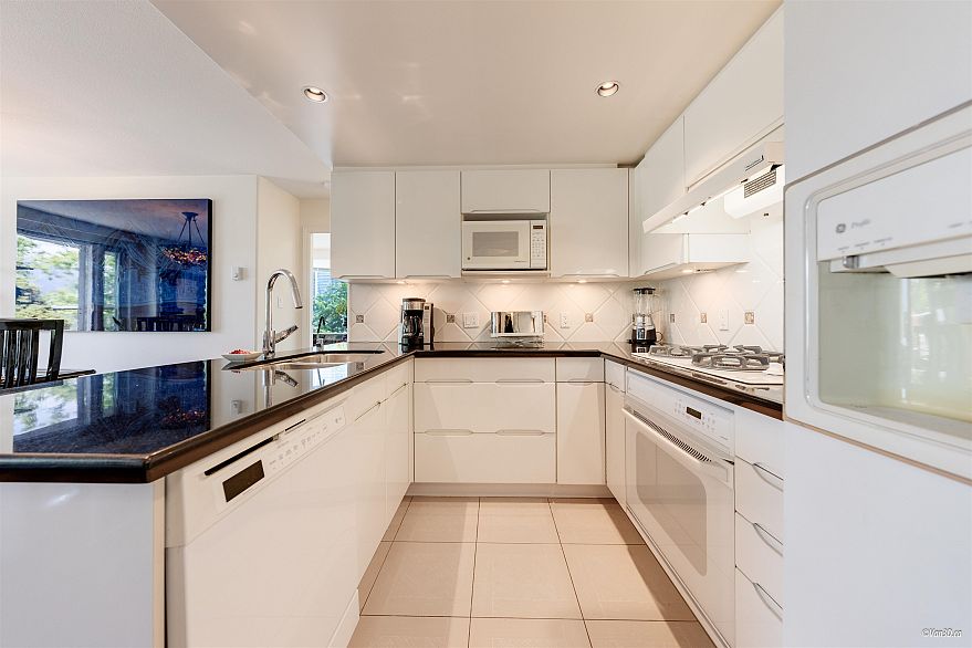 201 1520 Coal Harbour Quay