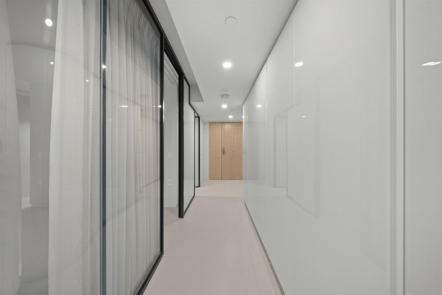 702 1033 Nelson Street