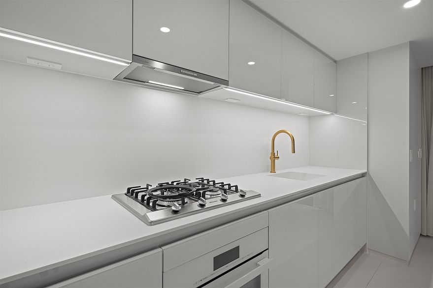 702 1033 Nelson Street