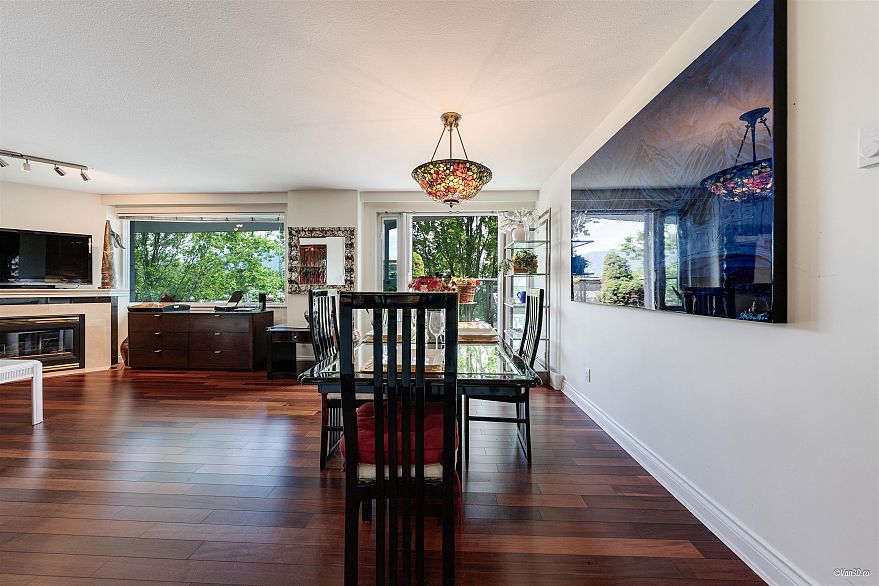 201 1520 Coal Harbour Quay