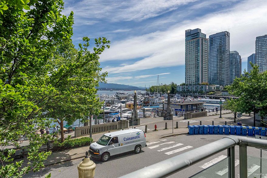 201 1520 Coal Harbour Quay