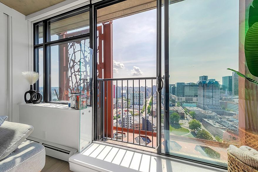 3209 128 W Cordova Street