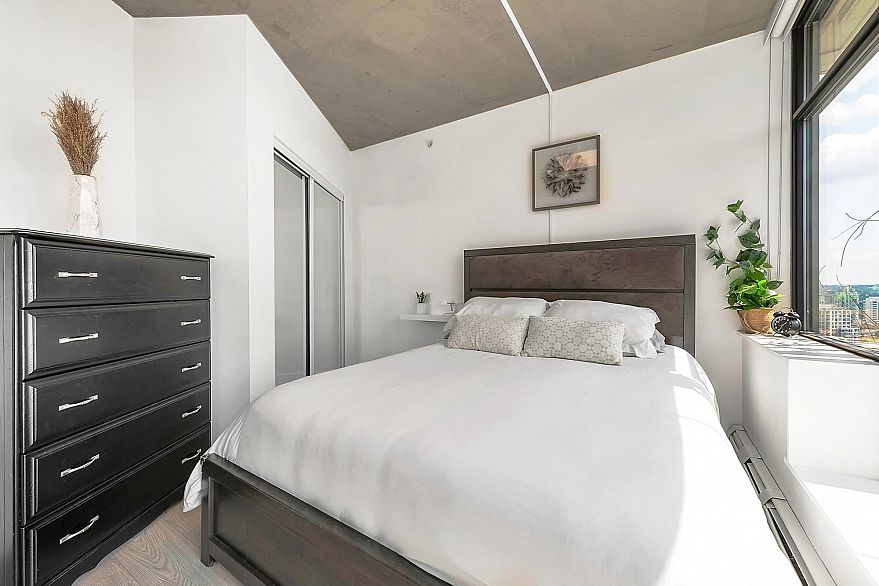 3209 128 W Cordova Street