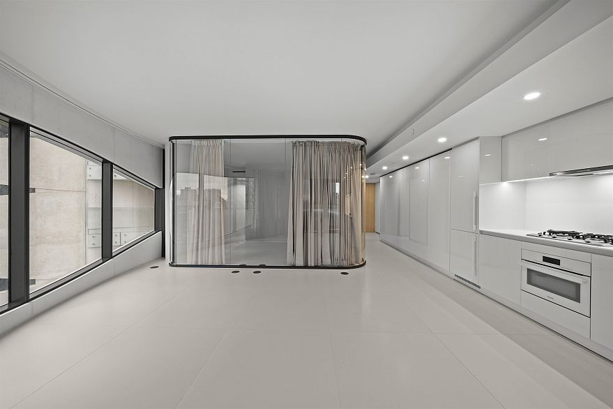 702 1033 Nelson Street