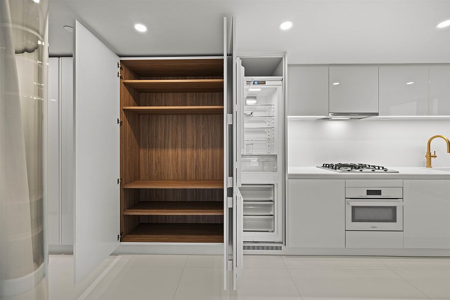 702 1033 Nelson Street