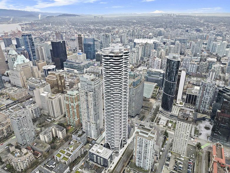 702 1033 Nelson Street