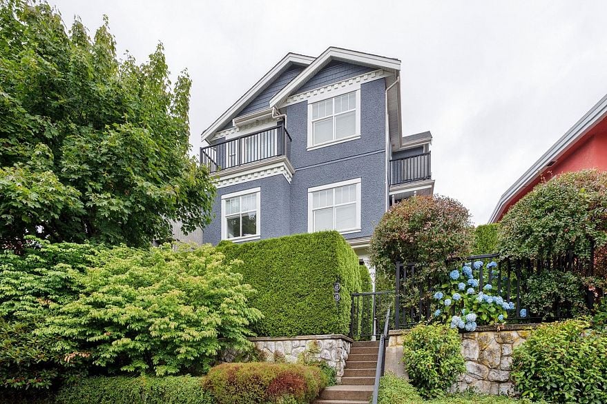 49 E 13th Avenue