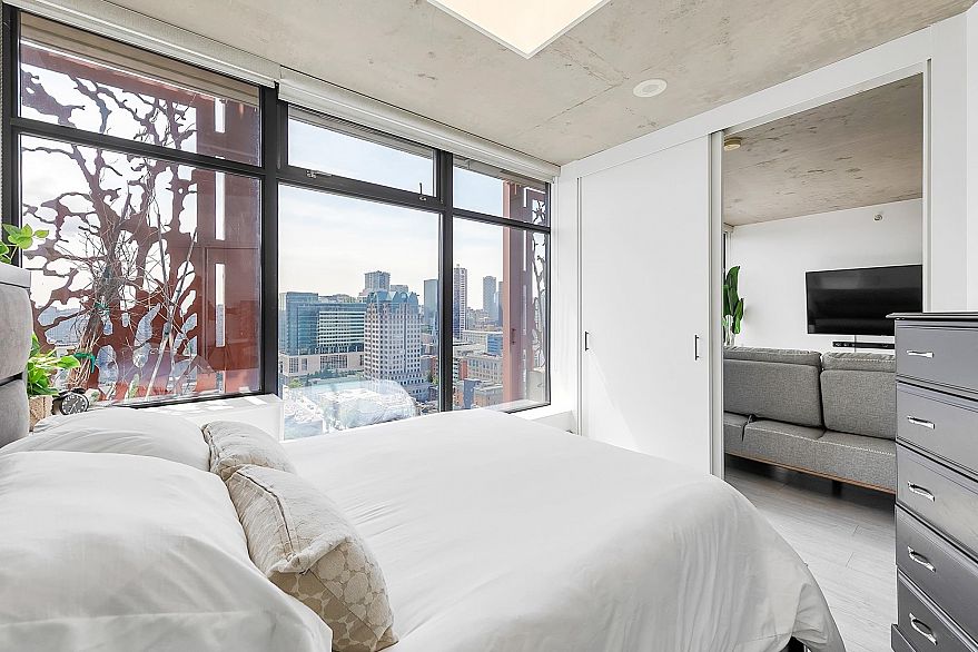 3209 128 W Cordova Street