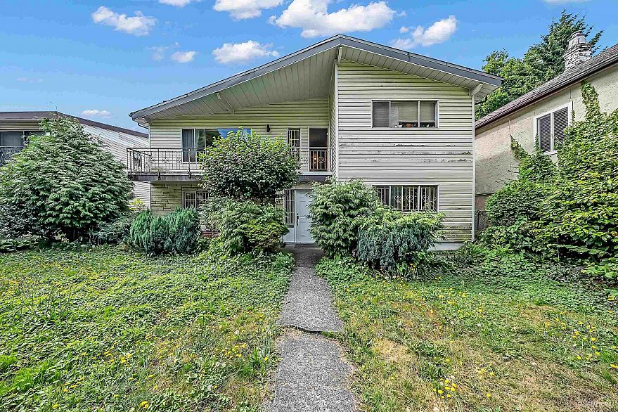 744 E 19th Avenue