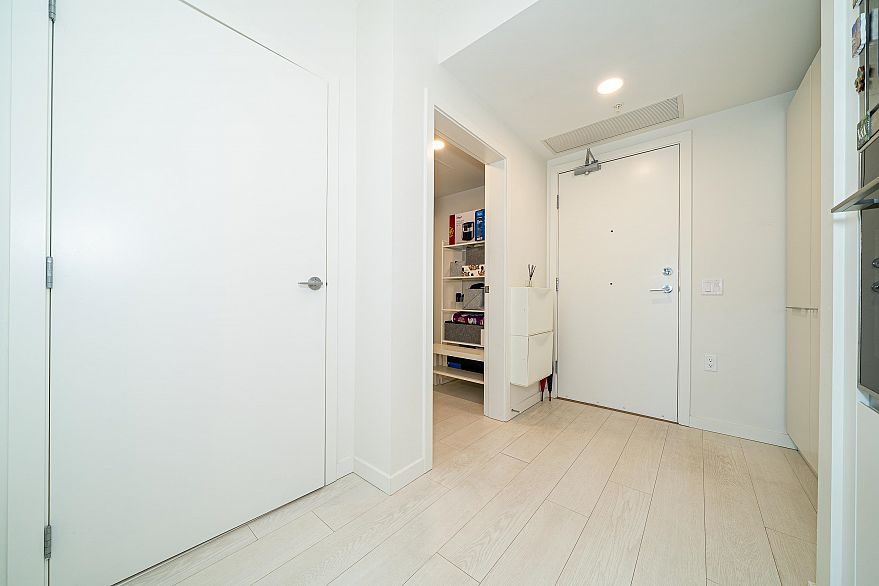 609 180 E 2nd Avenue