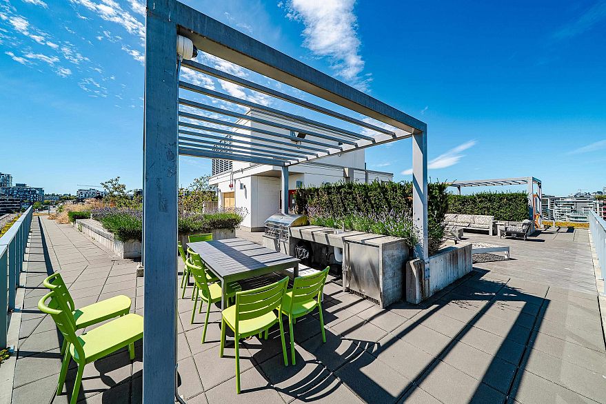 609 180 E 2nd Avenue