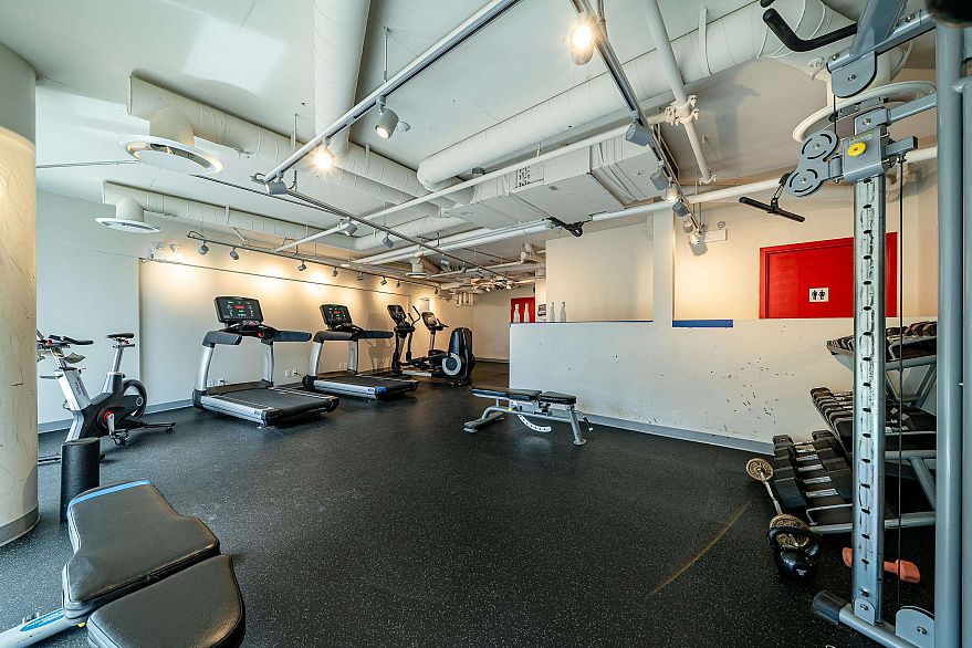 609 180 E 2nd Avenue