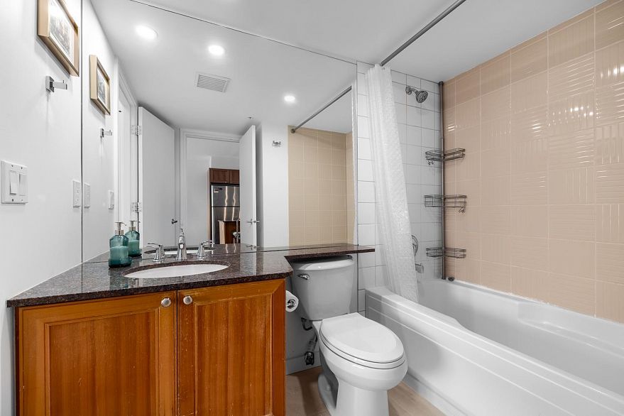 803 1723 Alberni Street