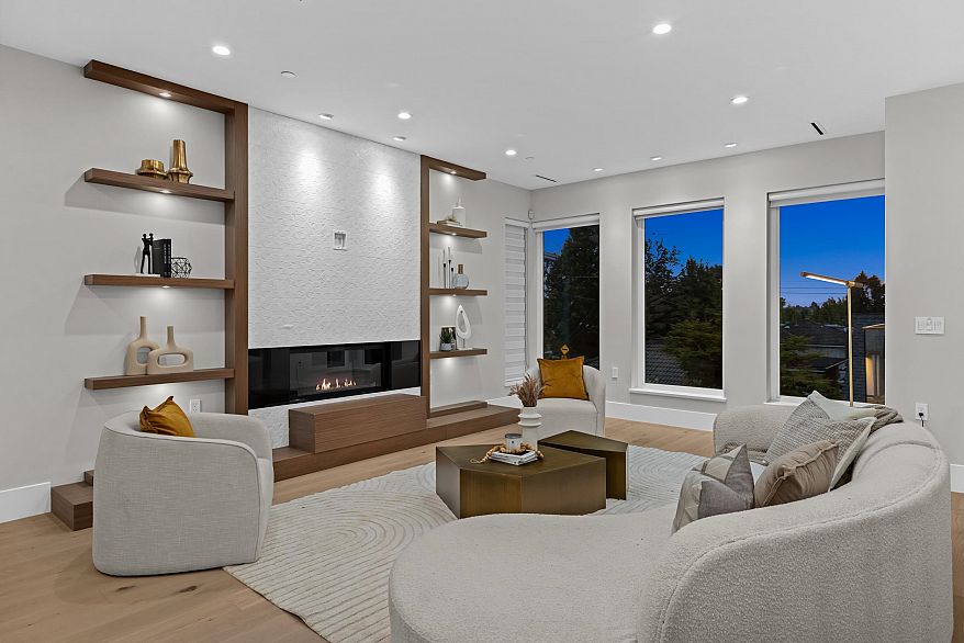 3279 Vimy Crescent